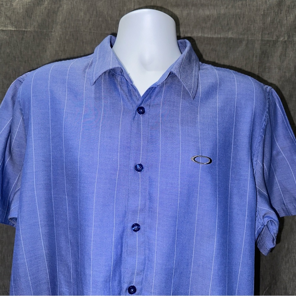 OAKLEY BUTTON FRONT SHIRT-LIKE NEW-XL